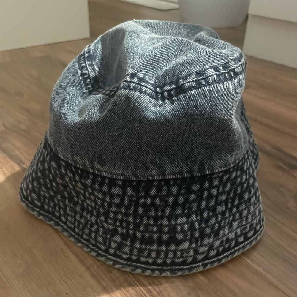 brand new aerie bucket hat!